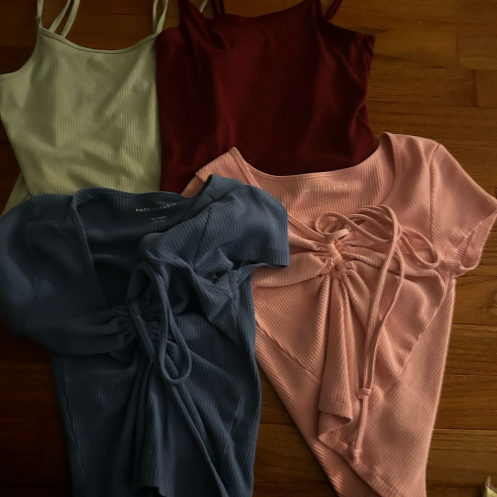 Four American eagle tops PACK/message for individual